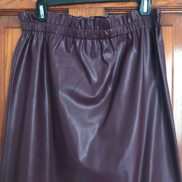 Plum Pleather Skirt *NWT* - Picture 3 of 4